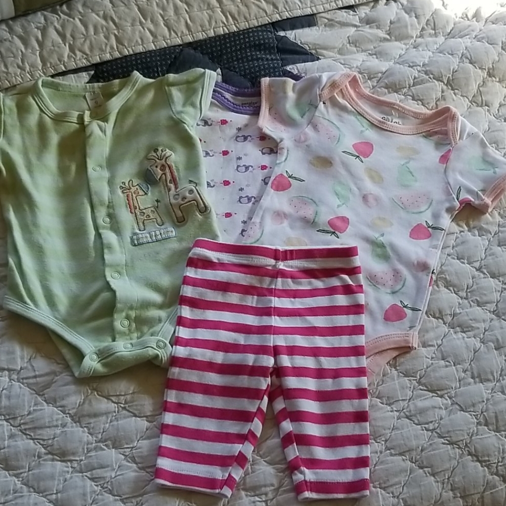 Lot of girls 6-9 month summer lot